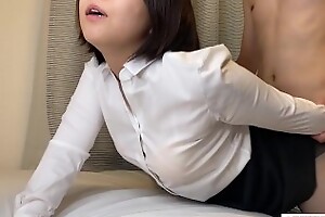 Asiática amateur con medias disfruta del sexo de perrito. Yuki 12 OSAKAPORN