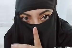MILF Muslim Arab Step Nurturer Amateur Rides Anal Dildo And Squirts In Black Niqab Hijab On Webcam