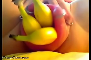 Whore get hitched with Messy impoverished cunt inserts 3 bananas- ProxyCams.com