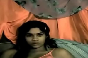 Indian girl reveals her body