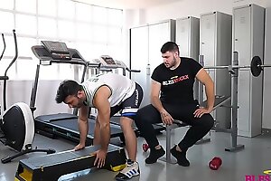 My first gym day - Ripsnorting Javi and Kike Gil
